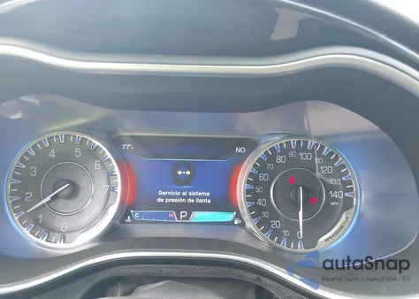 2015 Chrysler 200 C z USA, uszkodzony, nr VIN 1C3CCCCB5FN742526